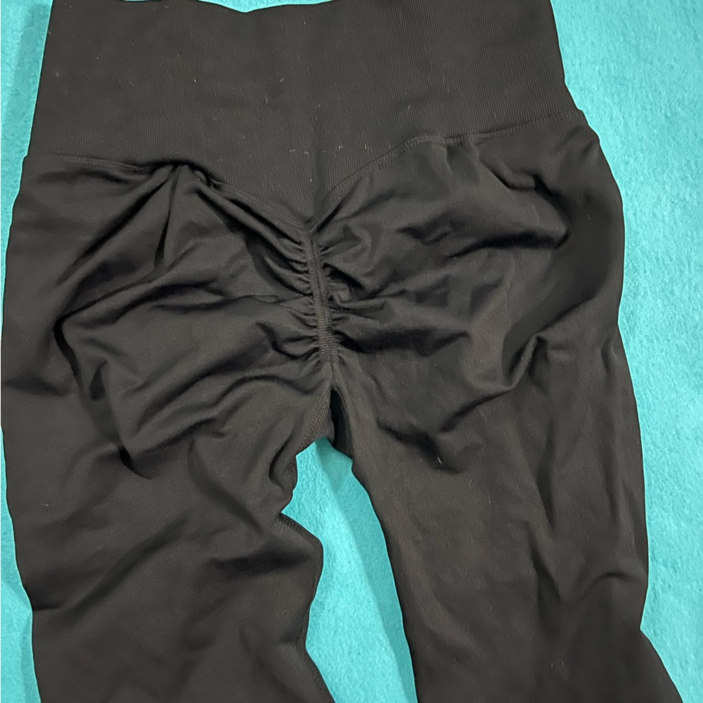 Black leggings